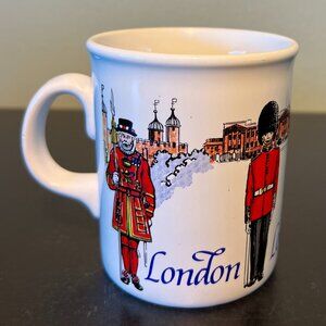 Vintage London England Souvenir Mug Buckingham Palace Beefeater Guards Big Ben